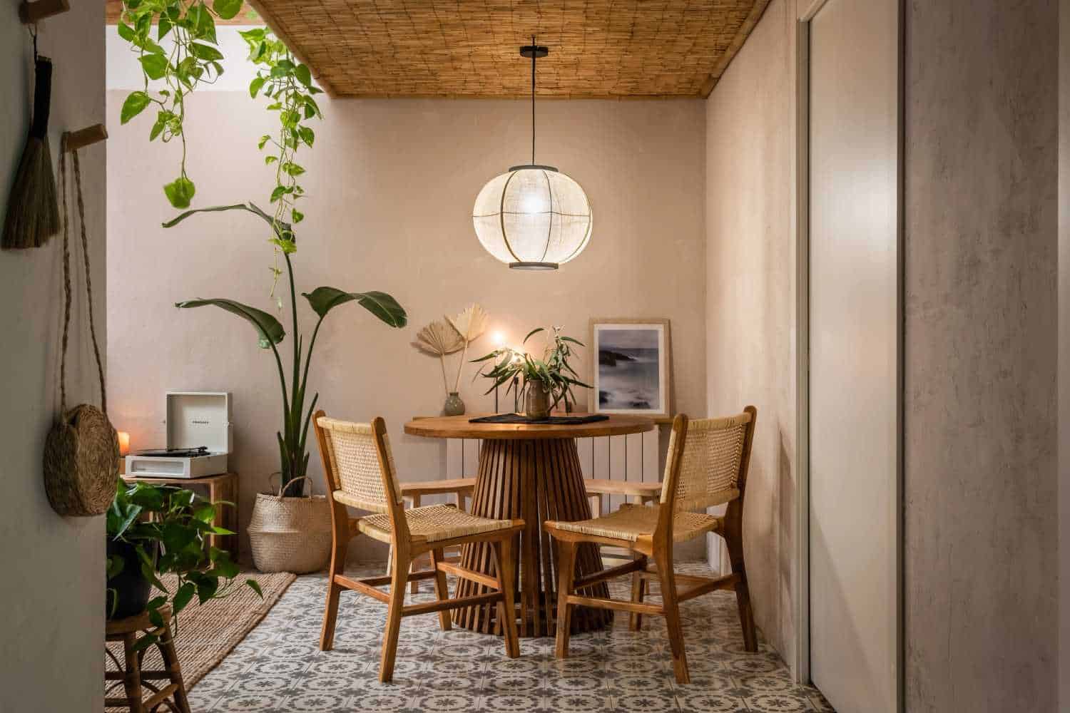 Common Area?w=400&h=260&fit=crop&q=40&auto=format&trim=auto