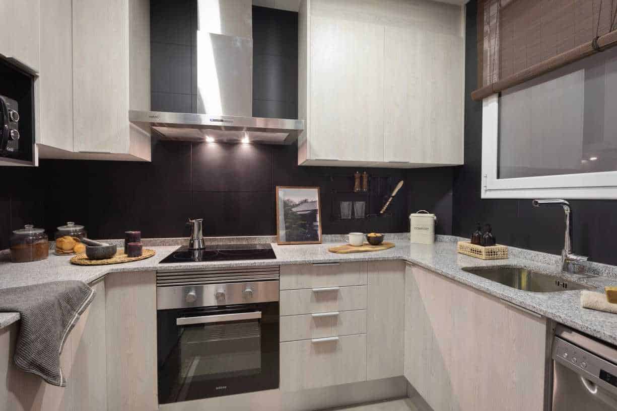 Common Area?w=400&h=260&fit=crop&q=40&auto=format&trim=auto