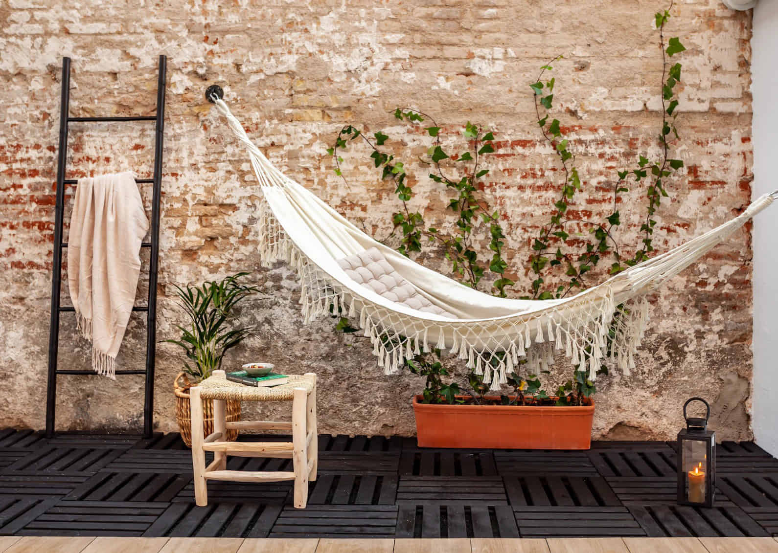 Malang, Barcelona - Barcelona, Spain - Amenities