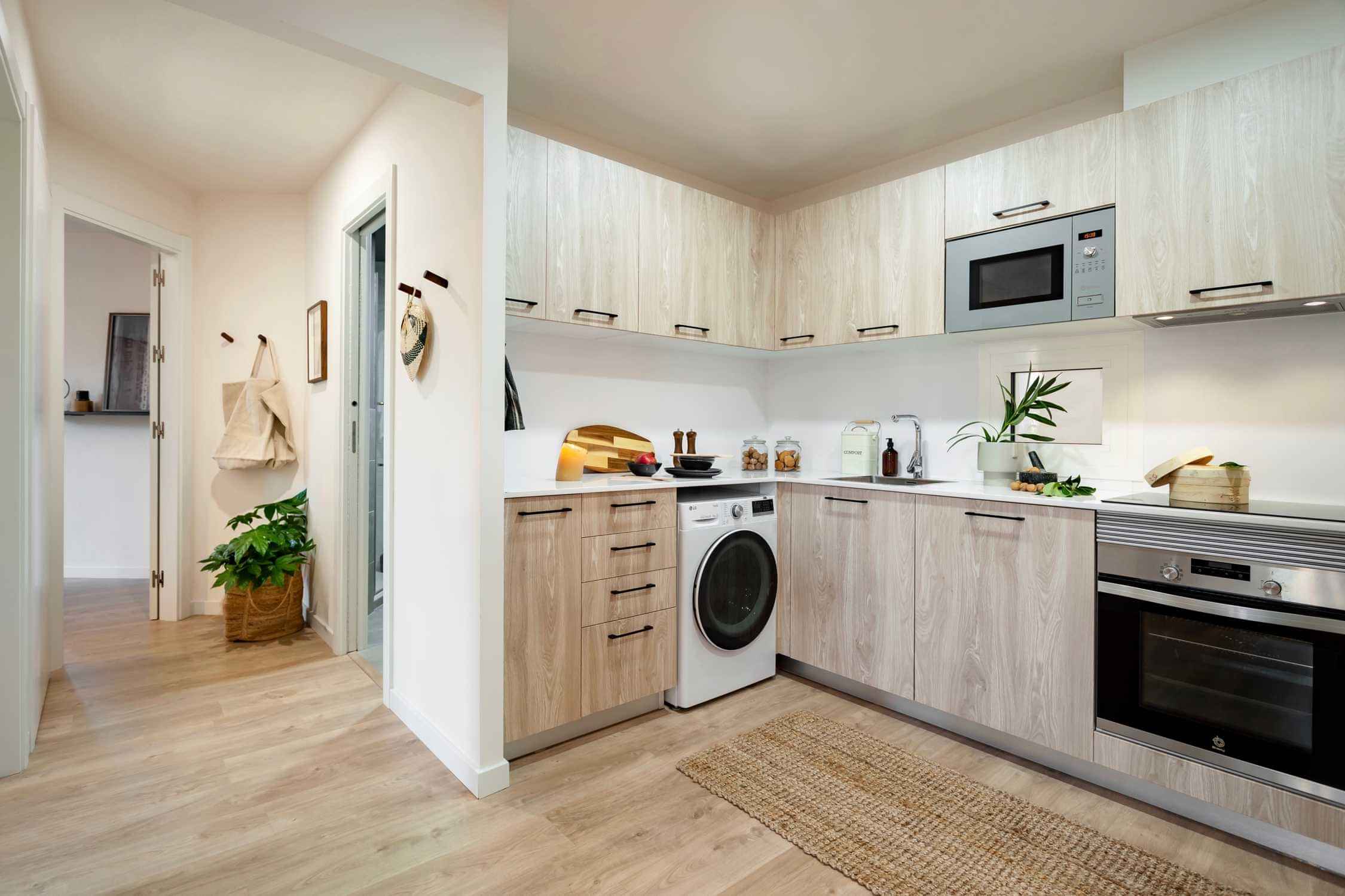 Exterior?w=400&h=260&fit=crop&q=40&auto=format&trim=auto