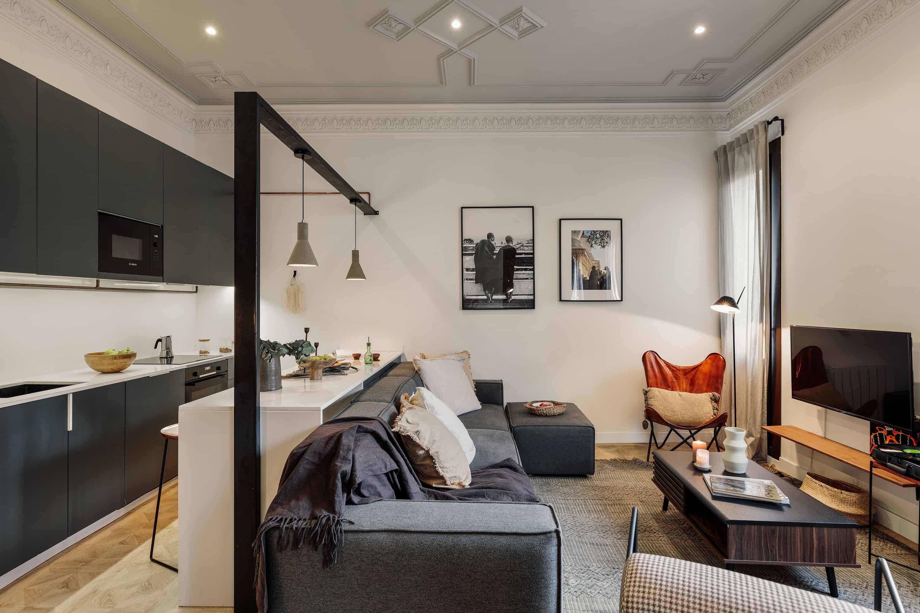 Exterior?w=400&h=260&fit=crop&q=40&auto=format&trim=auto