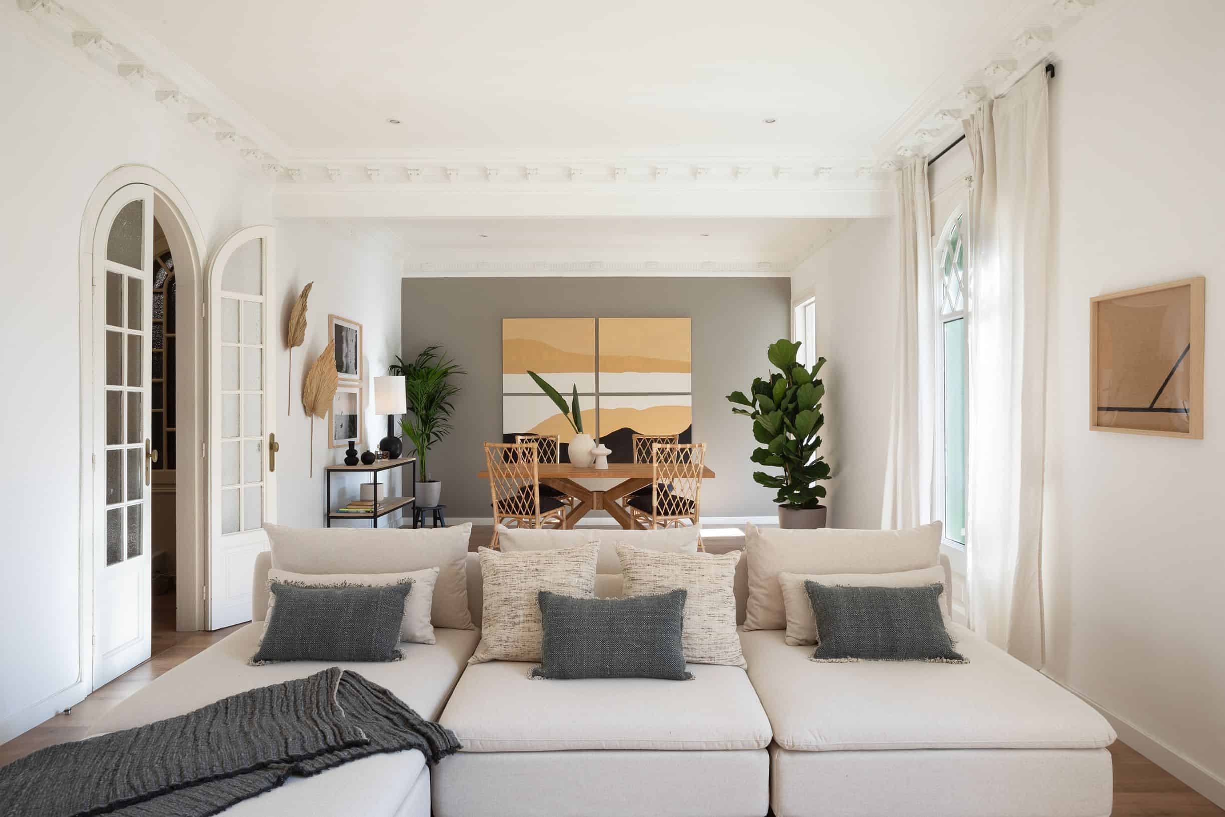 Exterior?w=400&h=260&fit=crop&q=40&auto=format&trim=auto