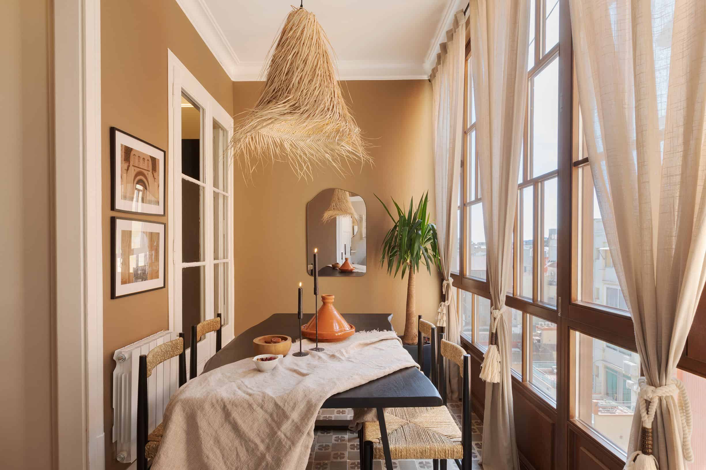 Exterior?w=400&h=260&fit=crop&q=40&auto=format&trim=auto