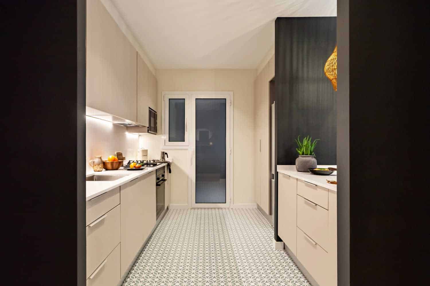 Common Area?w=400&h=260&fit=crop&q=40&auto=format&trim=auto