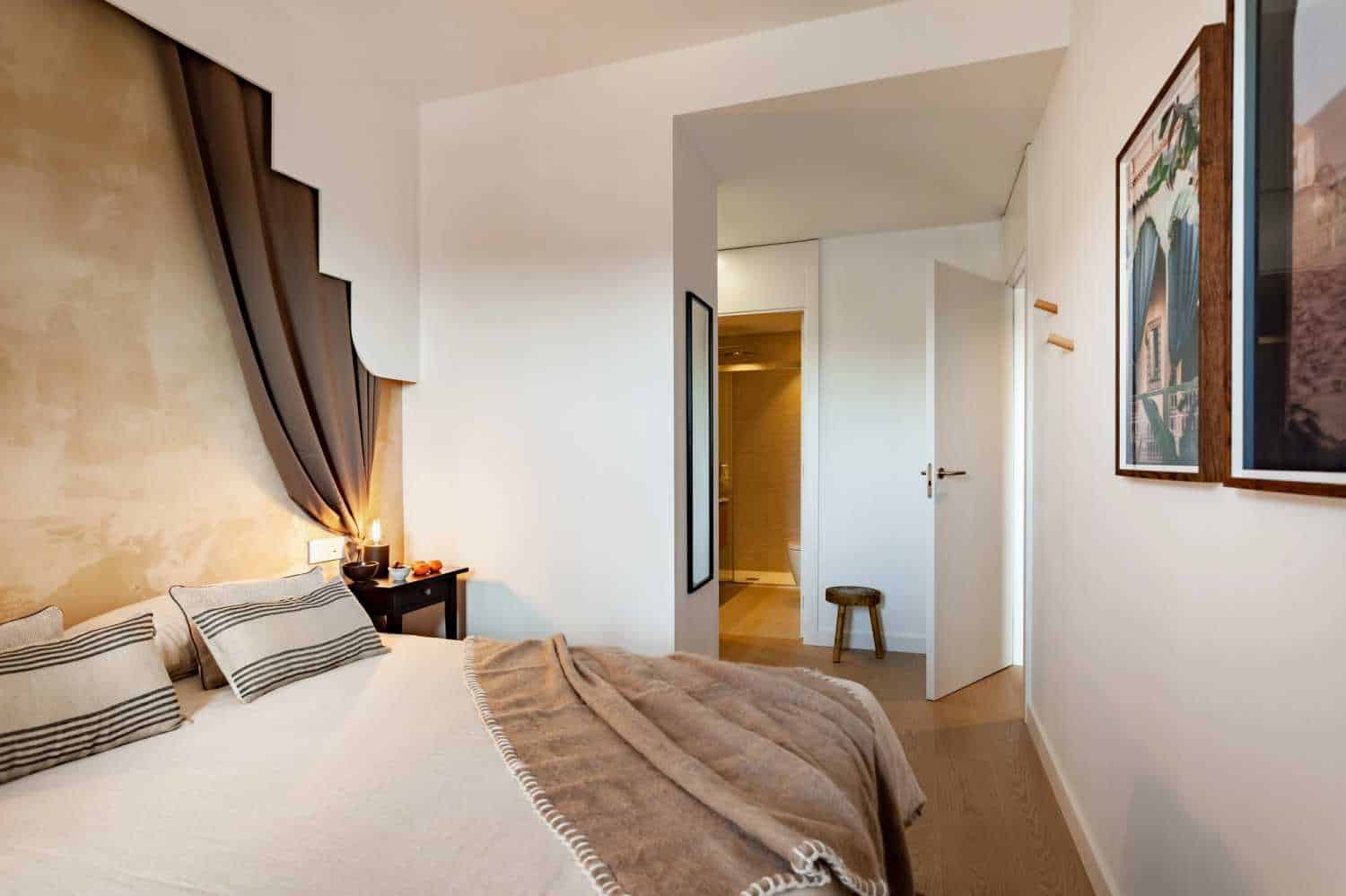 Exterior?w=400&h=260&fit=crop&q=40&auto=format&trim=auto