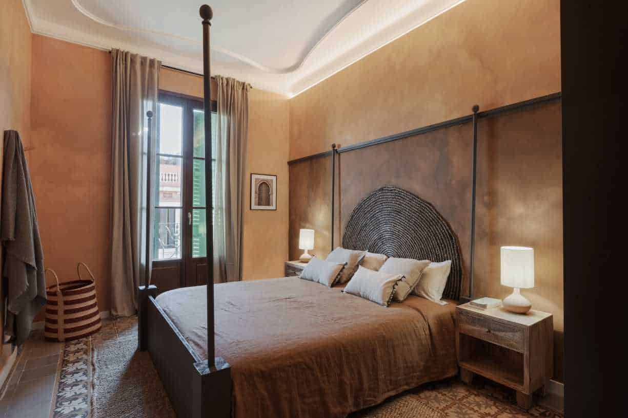 Exterior?w=400&h=260&fit=crop&q=40&auto=format&trim=auto