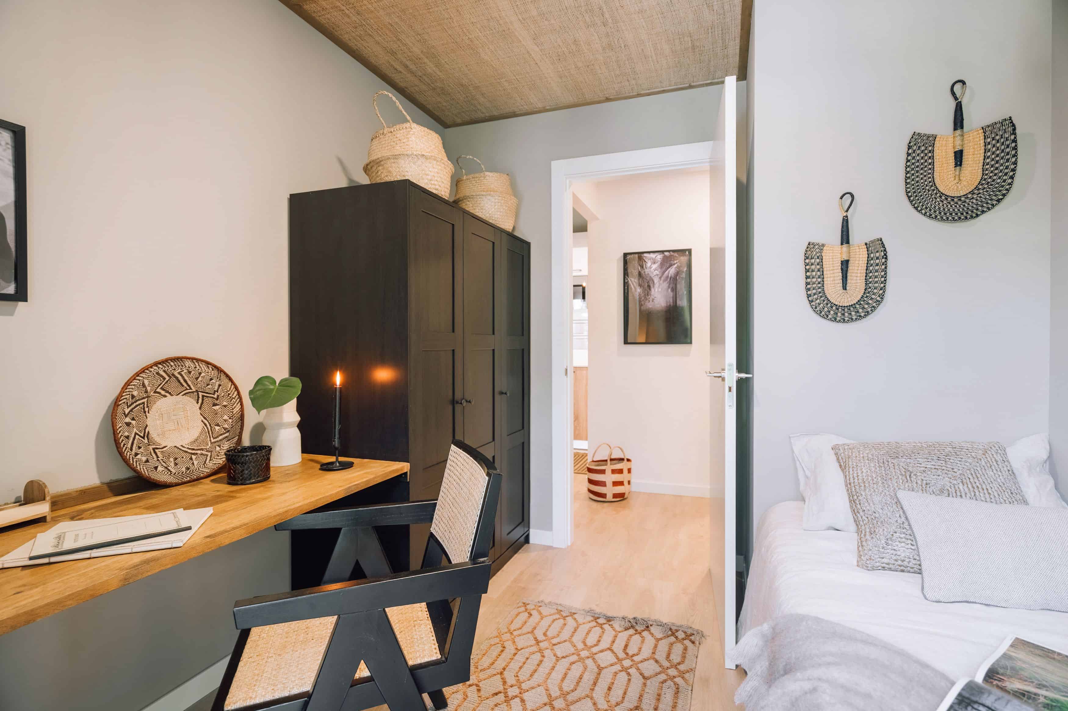 Common Area?w=400&h=260&fit=crop&q=40&auto=format&trim=auto