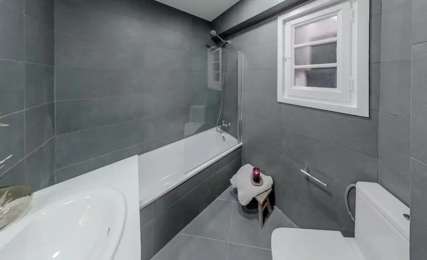 Amenities?w=400&h=260&fit=crop&q=40&auto=format&trim=auto