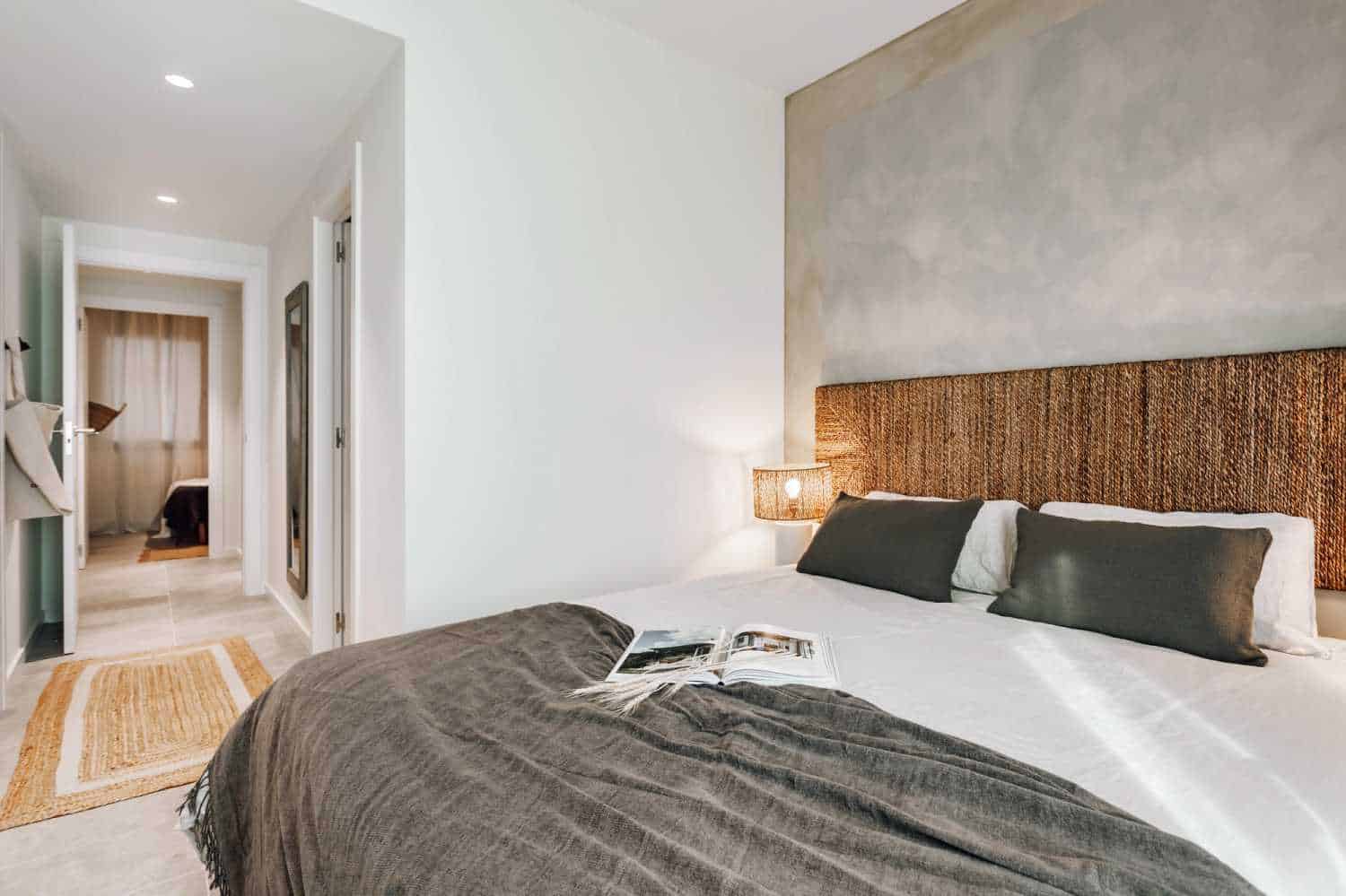 Common Area?w=400&h=260&fit=crop&q=40&auto=format&trim=auto