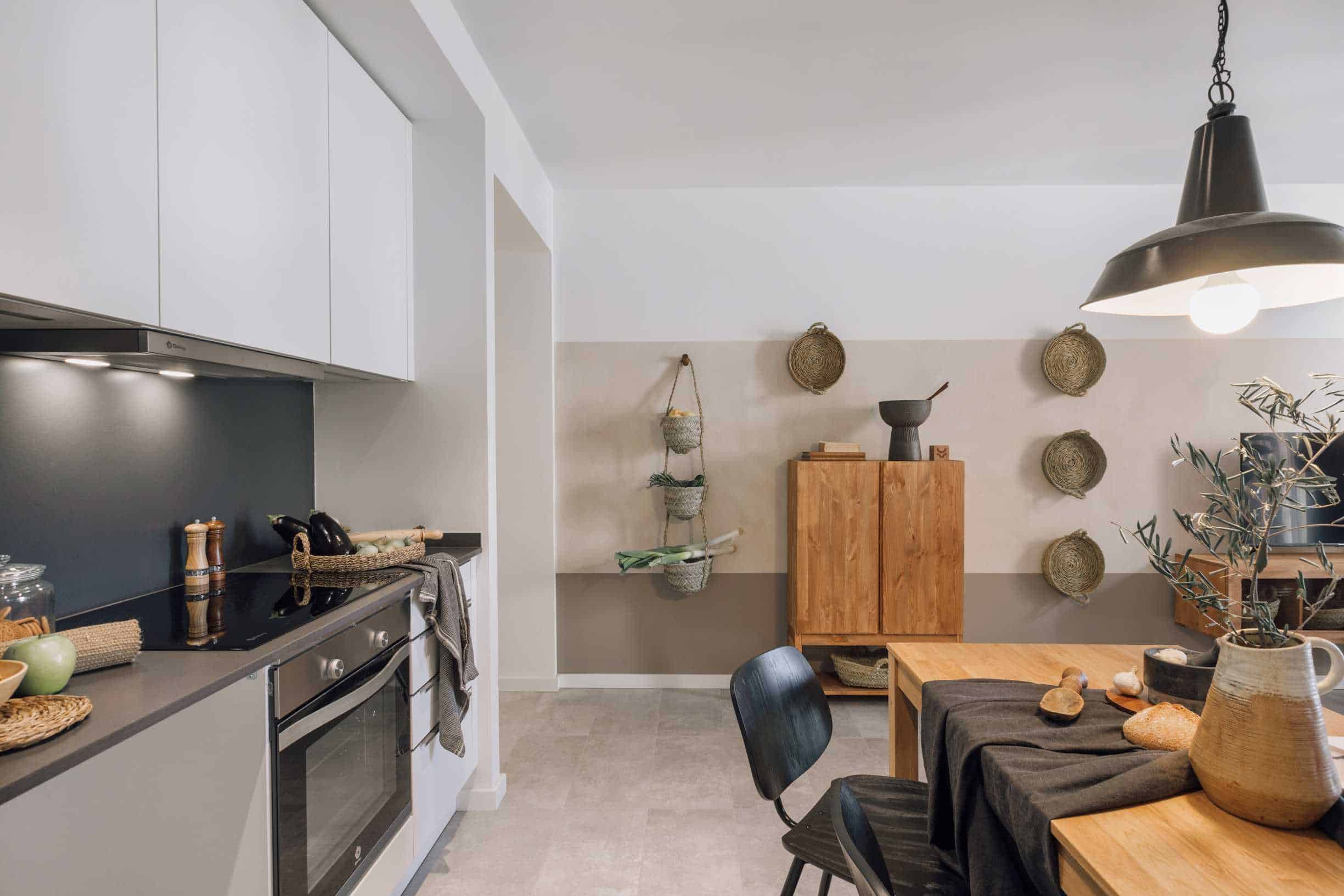 Amenities?w=400&h=260&fit=crop&q=40&auto=format&trim=auto