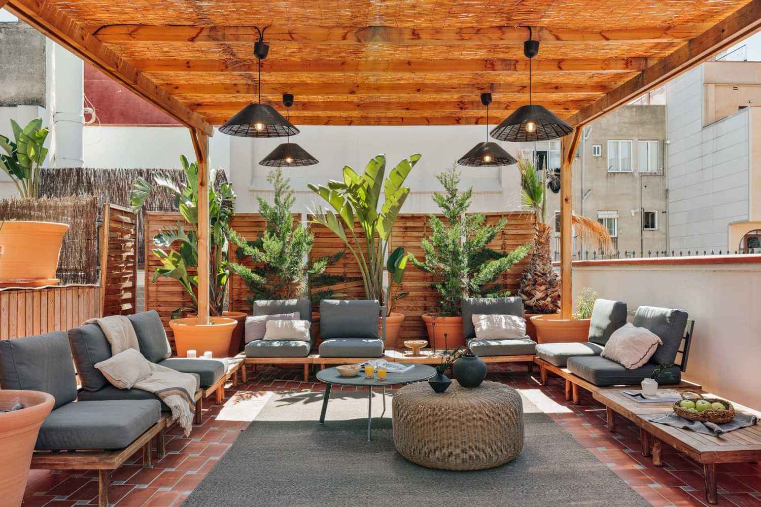 Mojo, Barcelona - Barcelona, Spain - Amenities