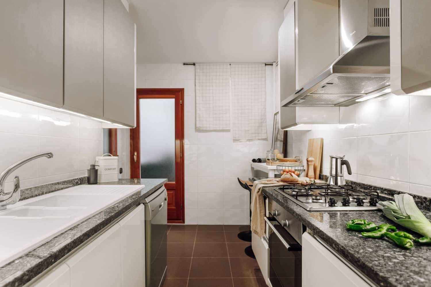 Common Area?w=400&h=260&fit=crop&q=40&auto=format&trim=auto