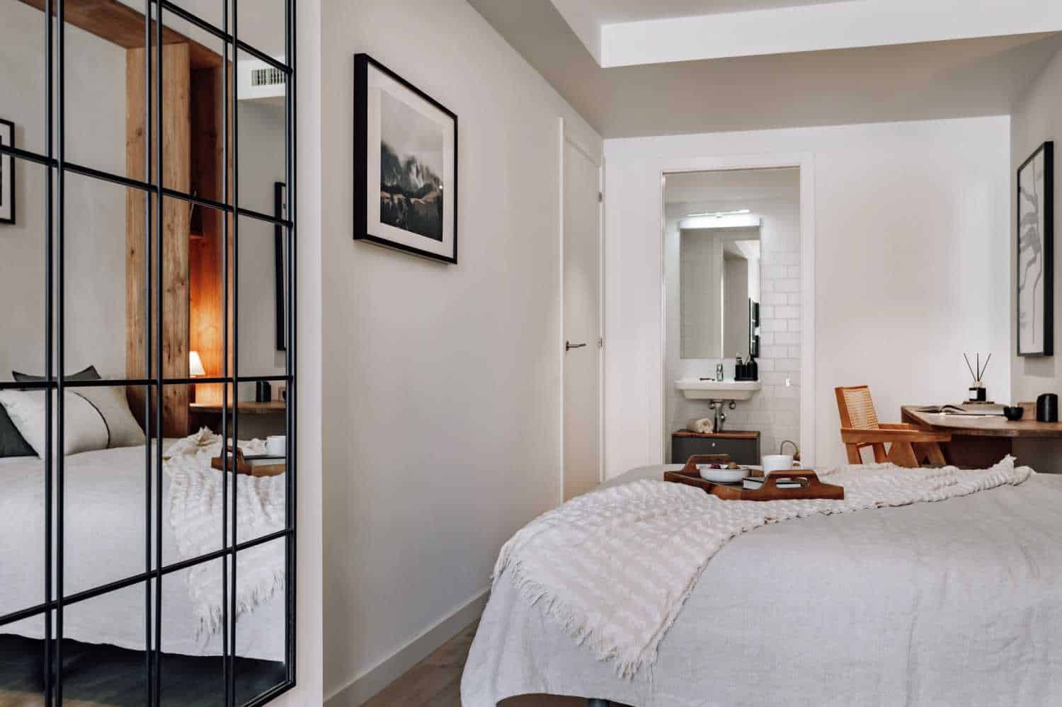 Kitchen?w=400&h=260&fit=crop&q=40&auto=format&trim=auto