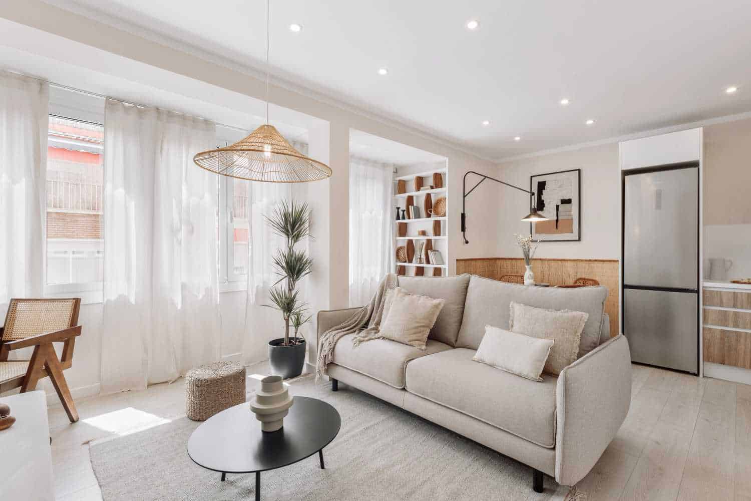 Amenities?w=400&h=260&fit=crop&q=40&auto=format&trim=auto