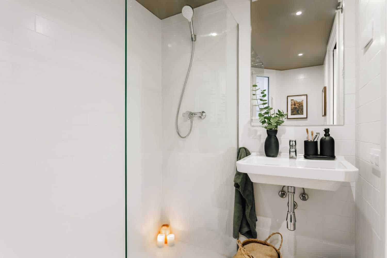 Common Area?w=400&h=260&fit=crop&q=40&auto=format&trim=auto