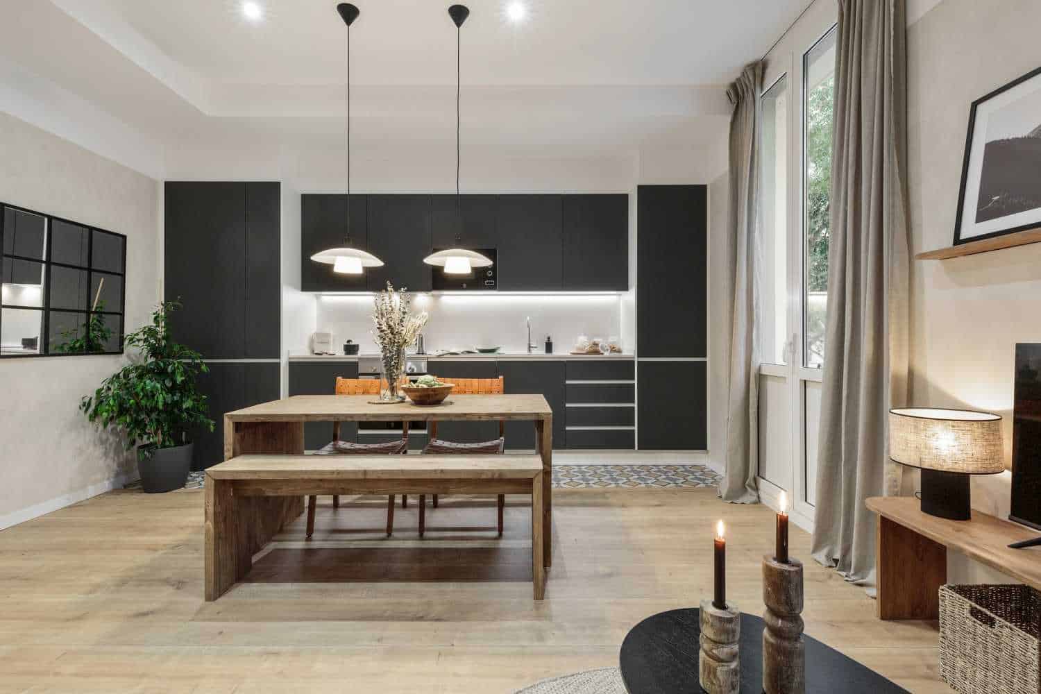 Common Area?w=400&h=260&fit=crop&q=40&auto=format&trim=auto