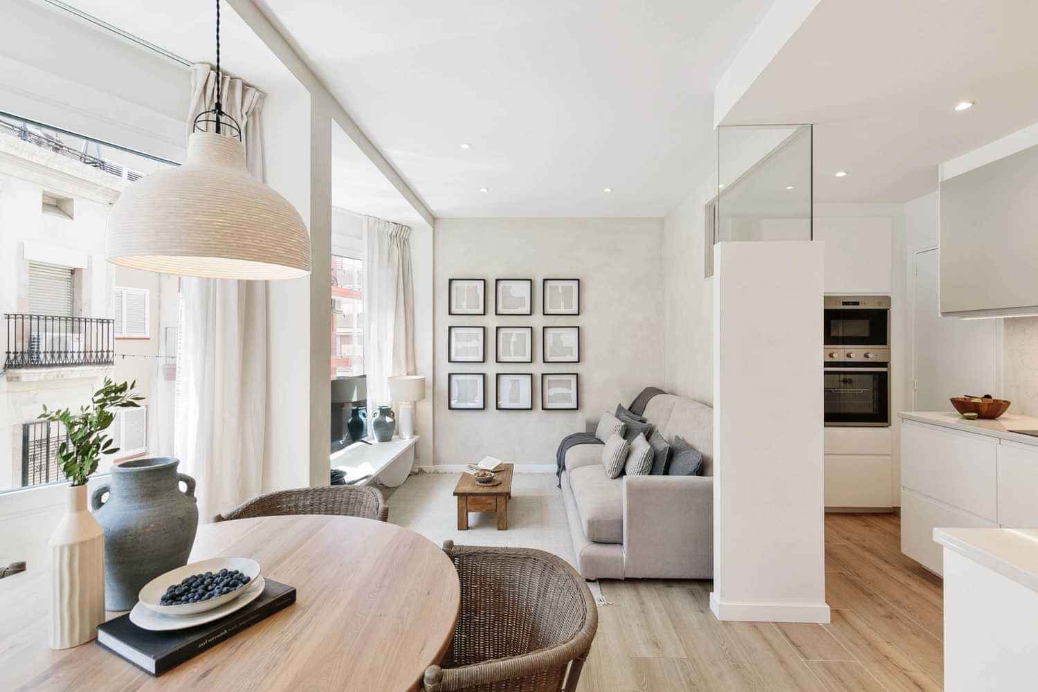 Common Area?w=400&h=260&fit=crop&q=40&auto=format&trim=auto