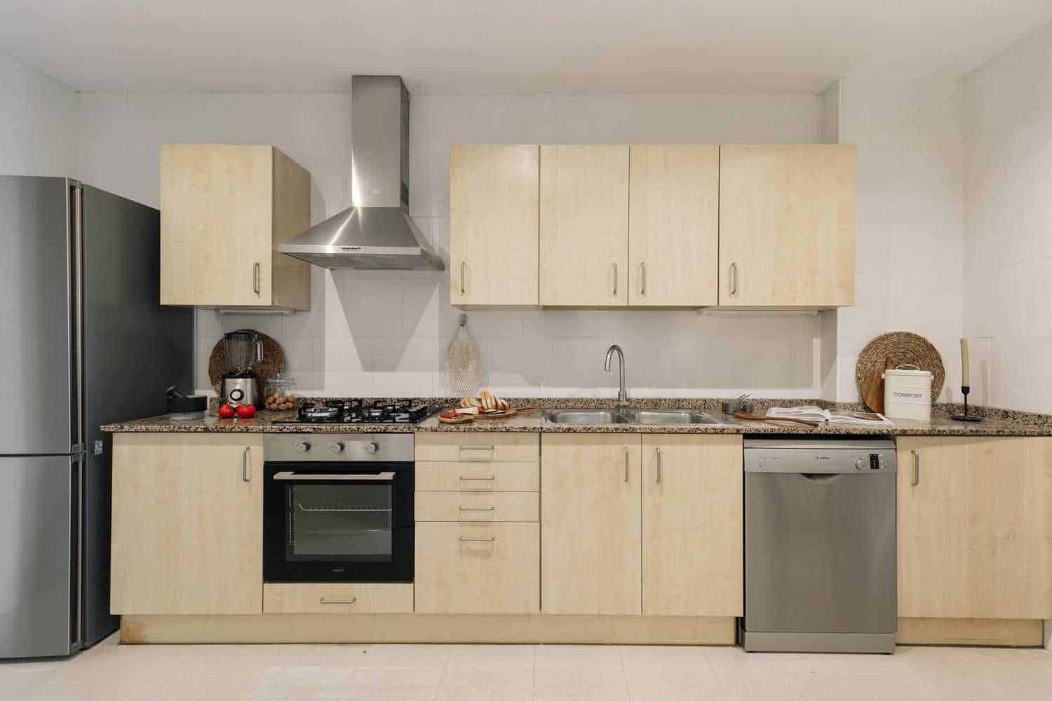 Common Area?w=400&h=260&fit=crop&q=40&auto=format&trim=auto