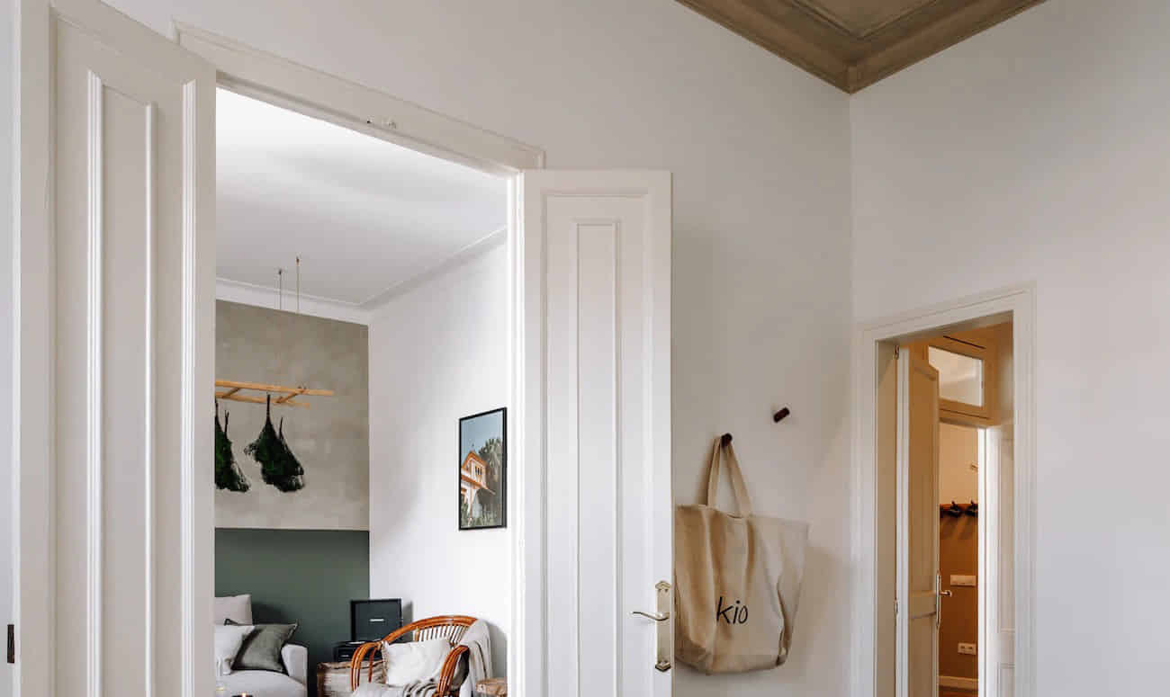 Common Area?w=400&h=260&fit=crop&q=40&auto=format&trim=auto