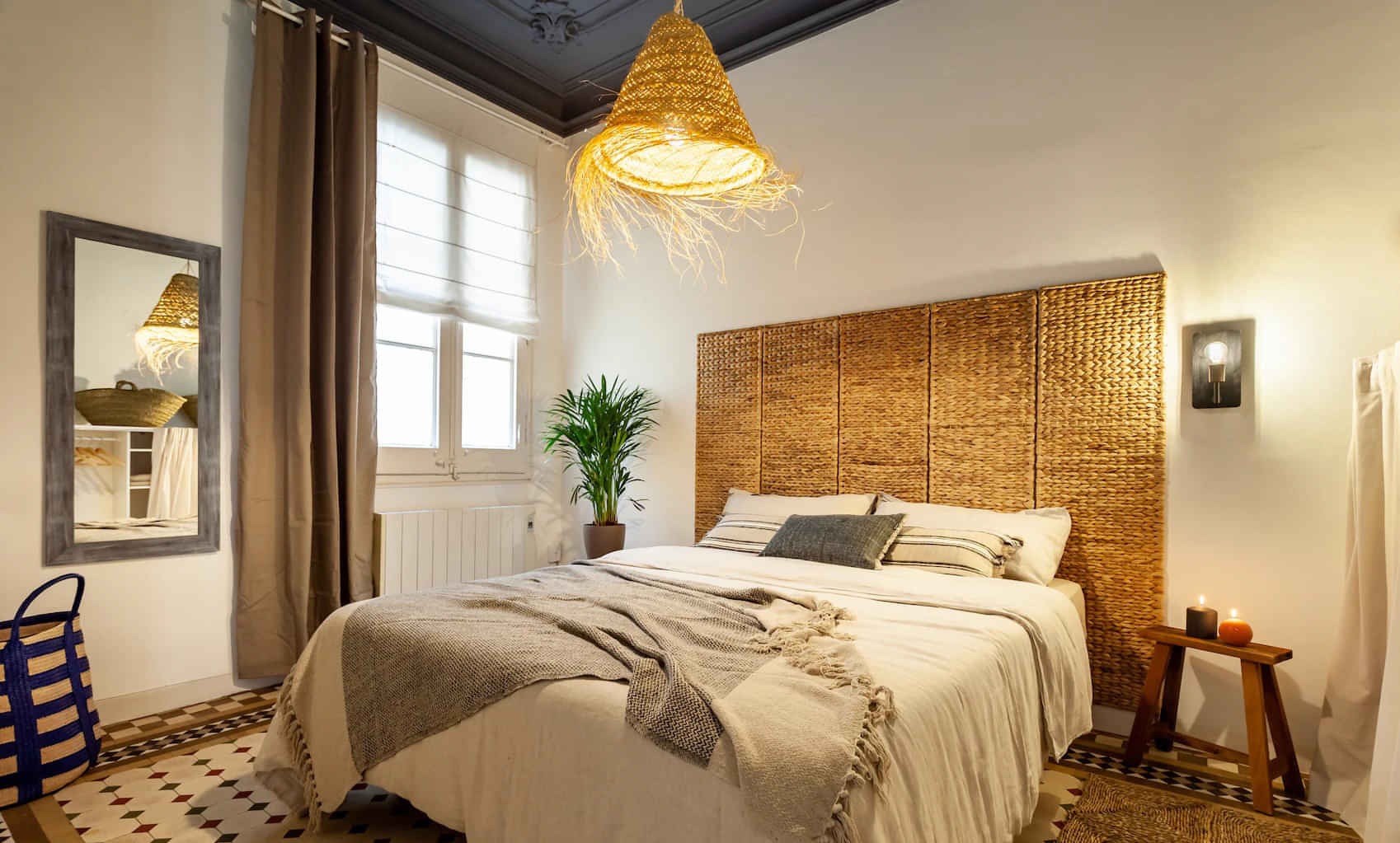 Exterior?w=400&h=260&fit=crop&q=40&auto=format&trim=auto