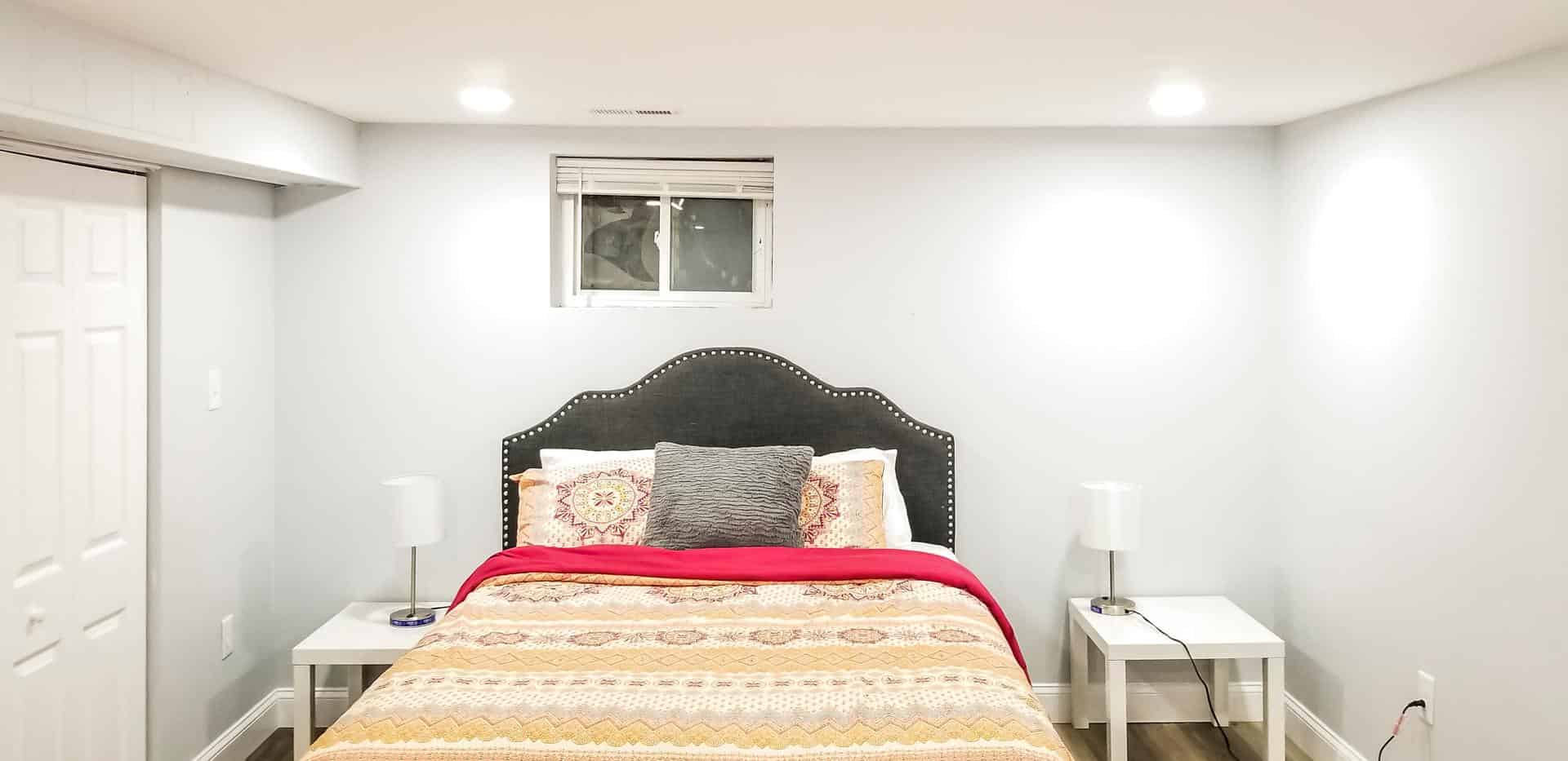 Bathroom?w=400&h=260&fit=crop&q=40&auto=format&trim=auto