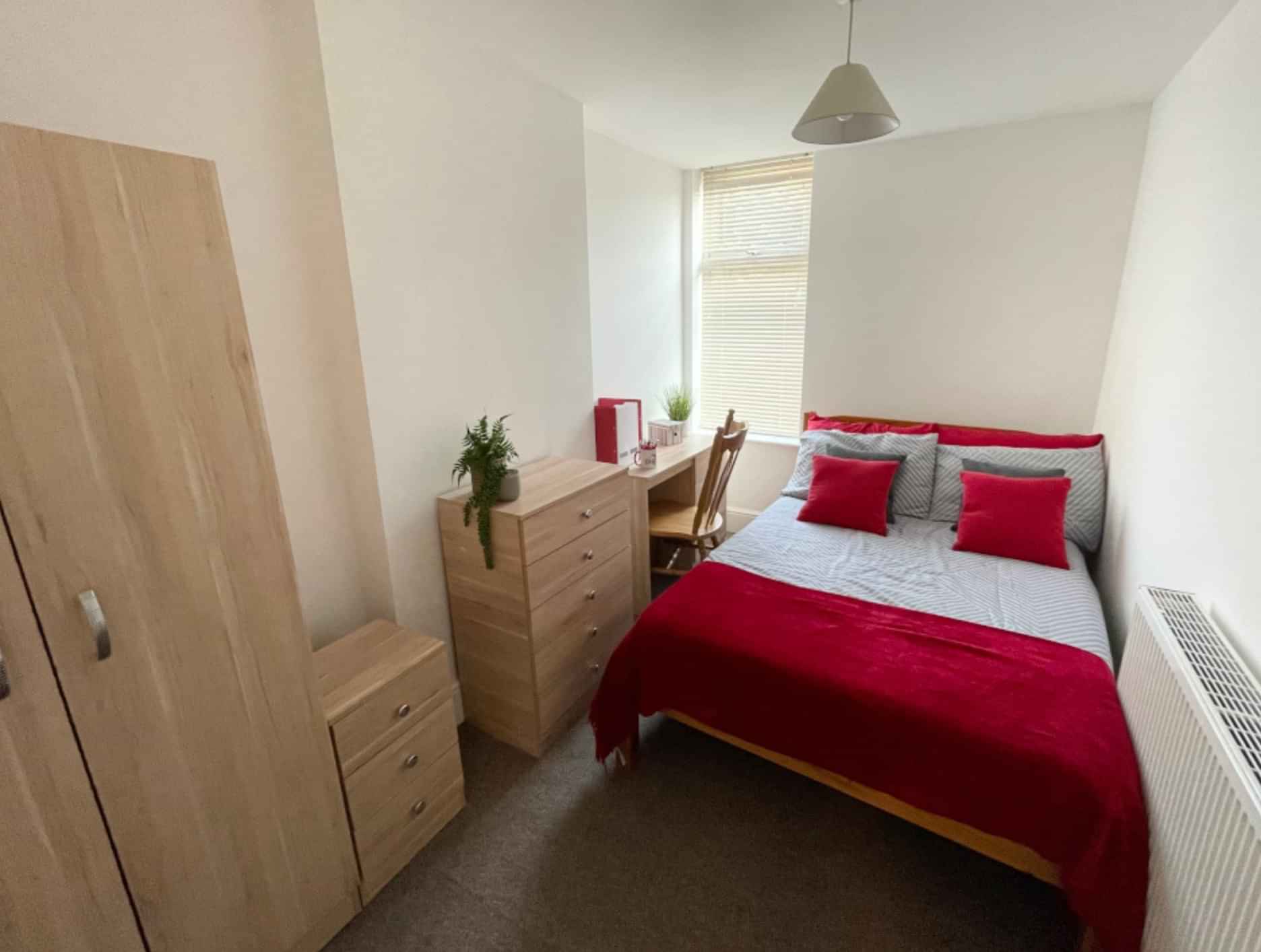 Common Area?w=400&h=260&fit=crop&q=40&auto=format&trim=auto