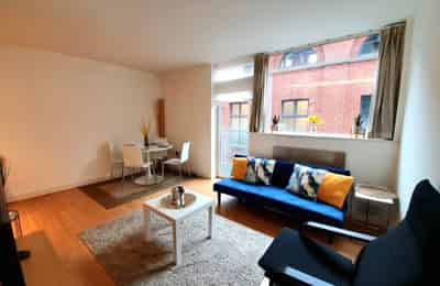 1 Bedroom 1 Bathroom Apartment - Bathroom?w=400&h=260&fit=crop&q=40&auto=format&trim=auto