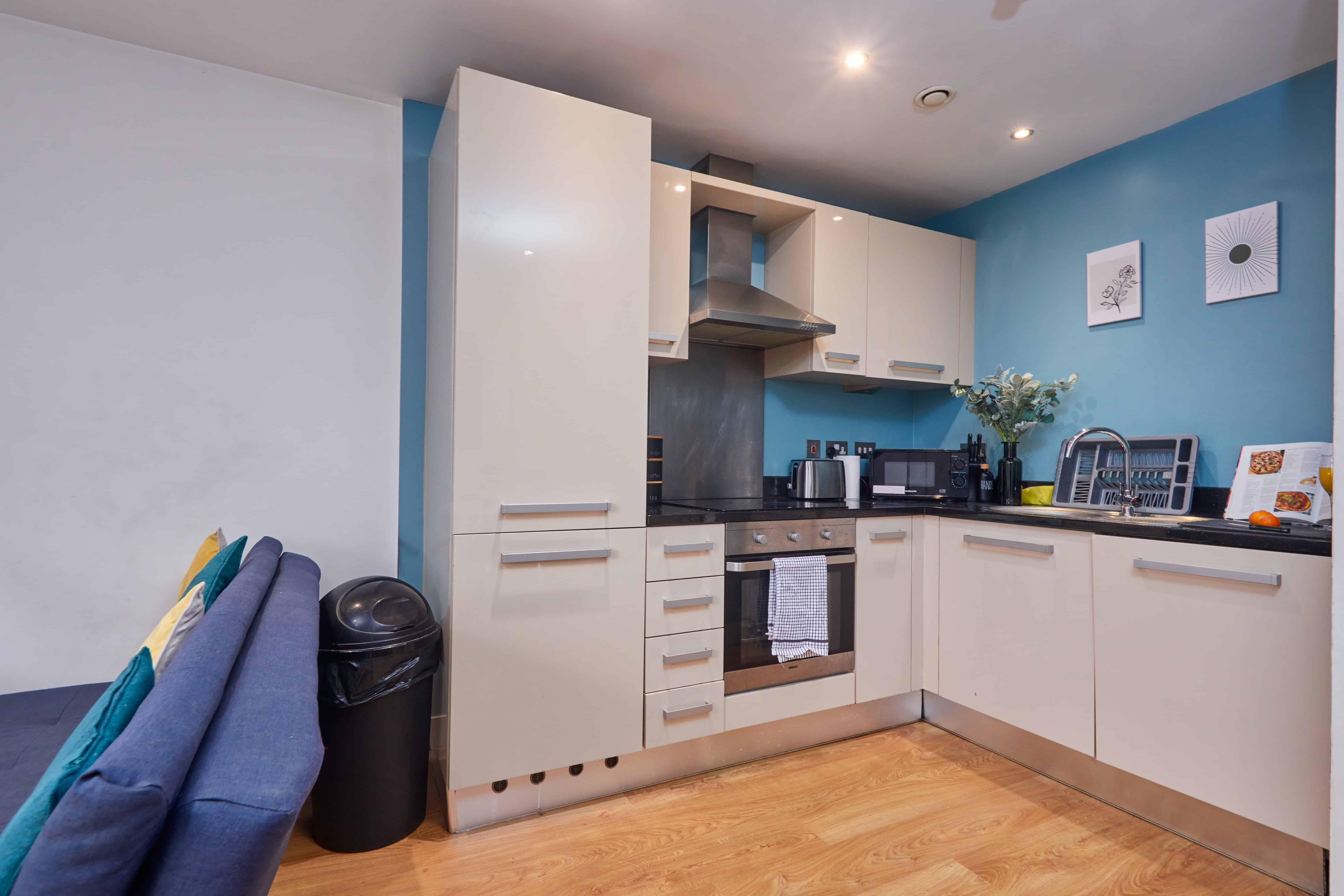 Amenities?w=400&h=260&fit=crop&q=40&auto=format&trim=auto