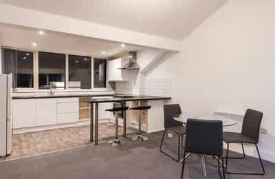 1 Bedroom 1 Bathroom Apartment - Bathroom?w=400&h=260&fit=crop&q=40&auto=format&trim=auto