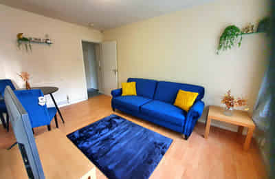 1 Bed 1 Bath - Bathroom?w=400&h=260&fit=crop&q=40&auto=format&trim=auto