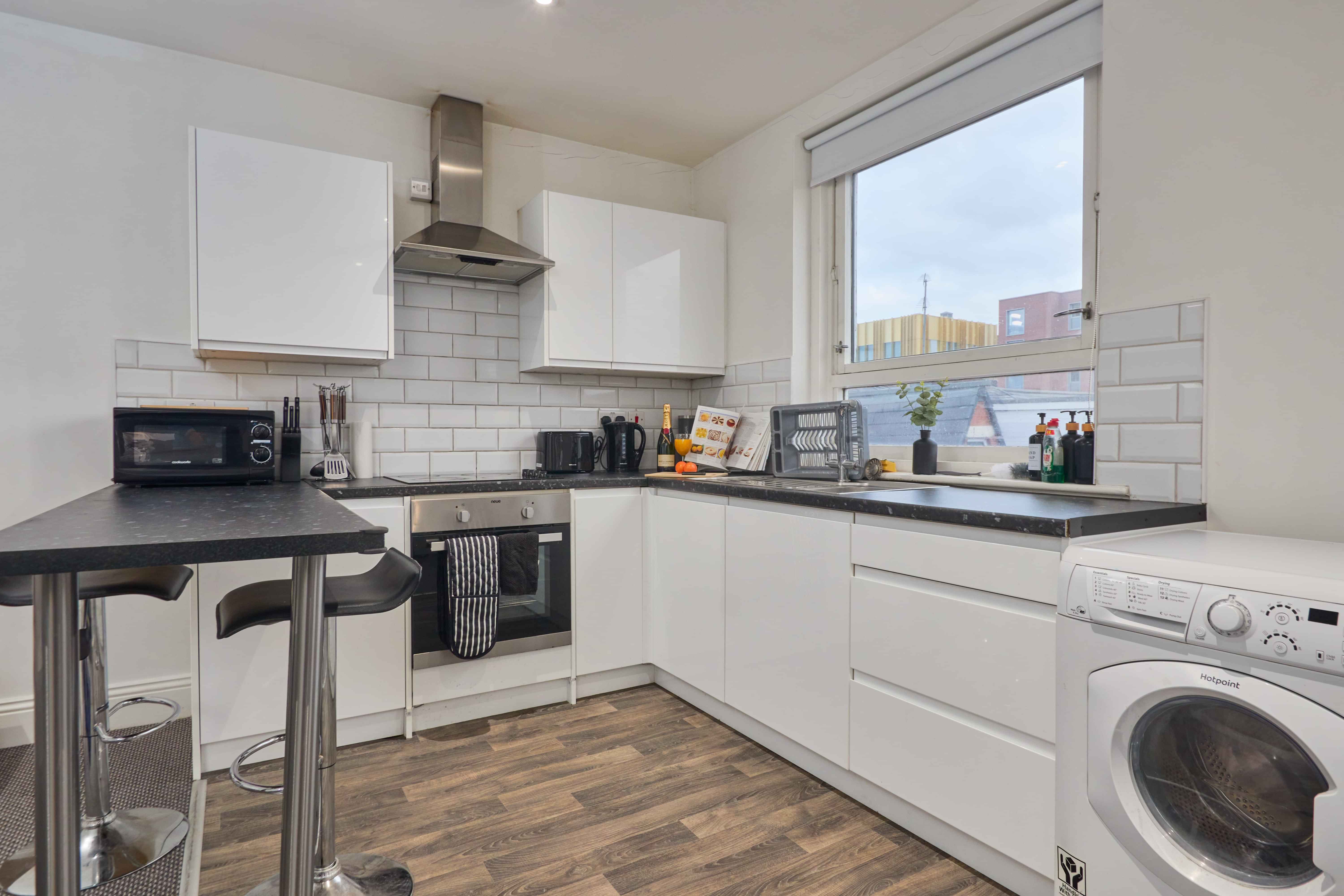 Amenities?w=400&h=260&fit=crop&q=40&auto=format&trim=auto