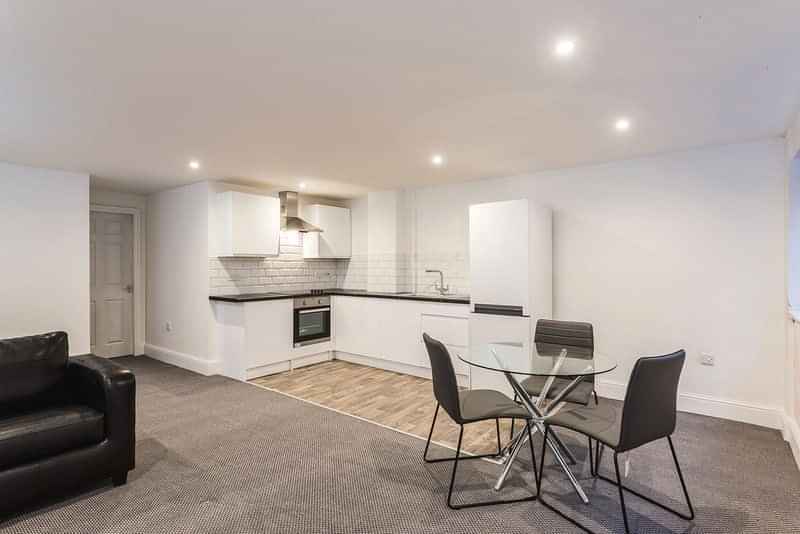 Riverside Court, Leeds - Leeds, England, United Kingdom - 2 Bed 1 Bath - Room