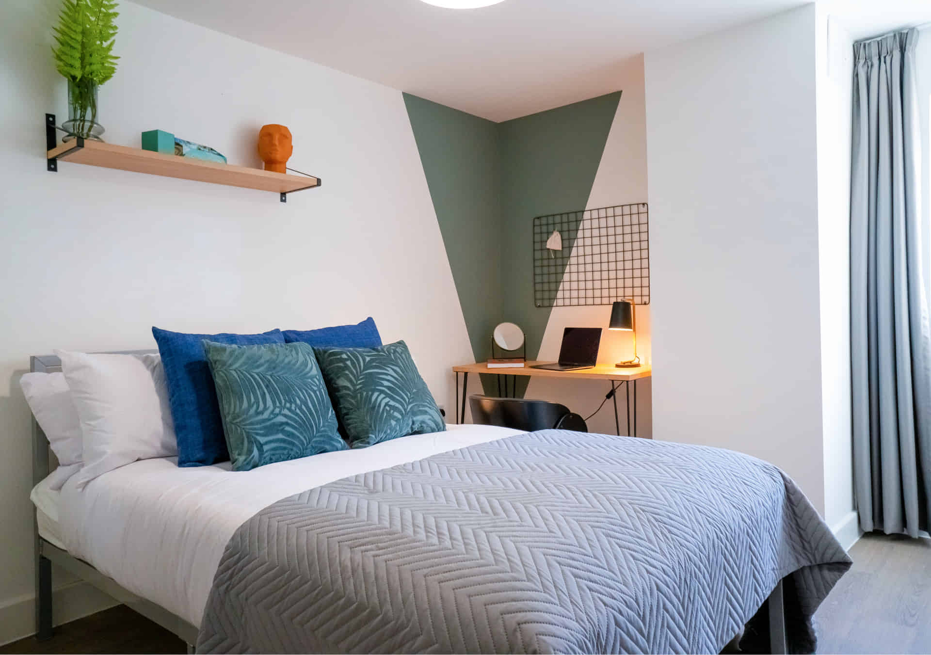 Ensuite 1 - Bedroom?w=400&h=260&fit=crop&q=40&auto=format&trim=auto