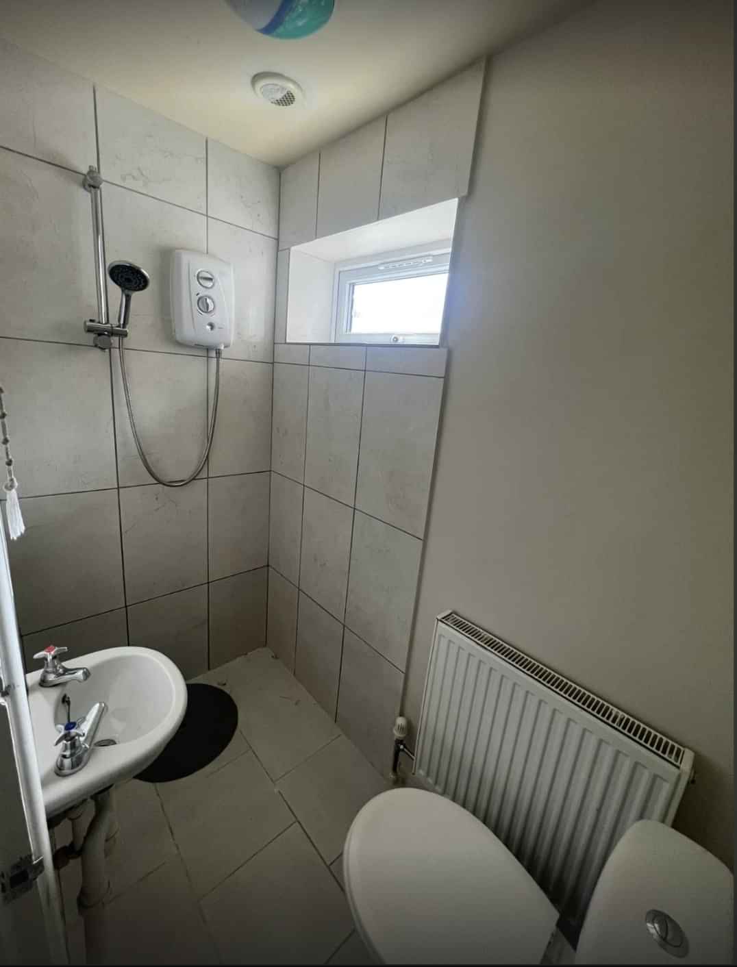 1 Bedroom Apartment - Room?w=400&h=260&fit=crop&q=40&auto=format&trim=auto