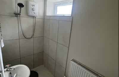 1 Bedroom Apartment - Room?w=400&h=260&fit=crop&q=40&auto=format&trim=auto