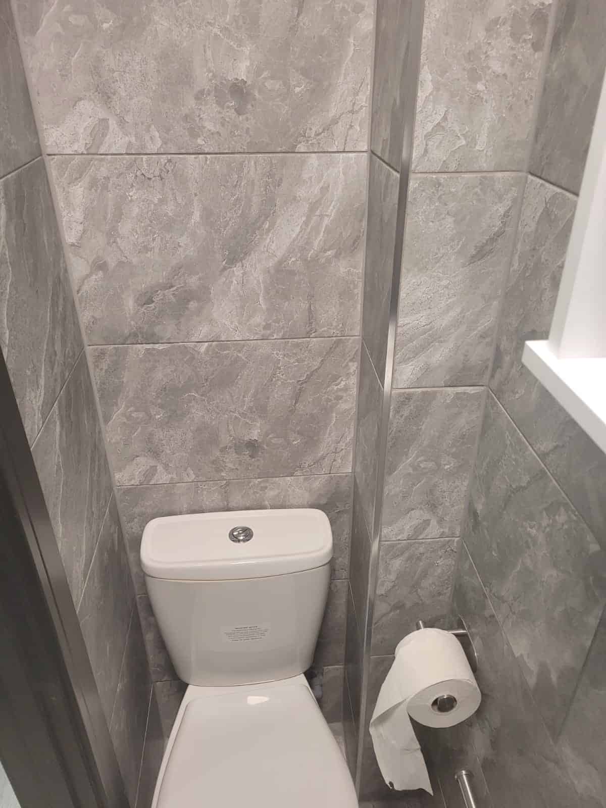 Orchard Road TW16, London - London, England, United Kingdom - En Suite Room - Bathroom