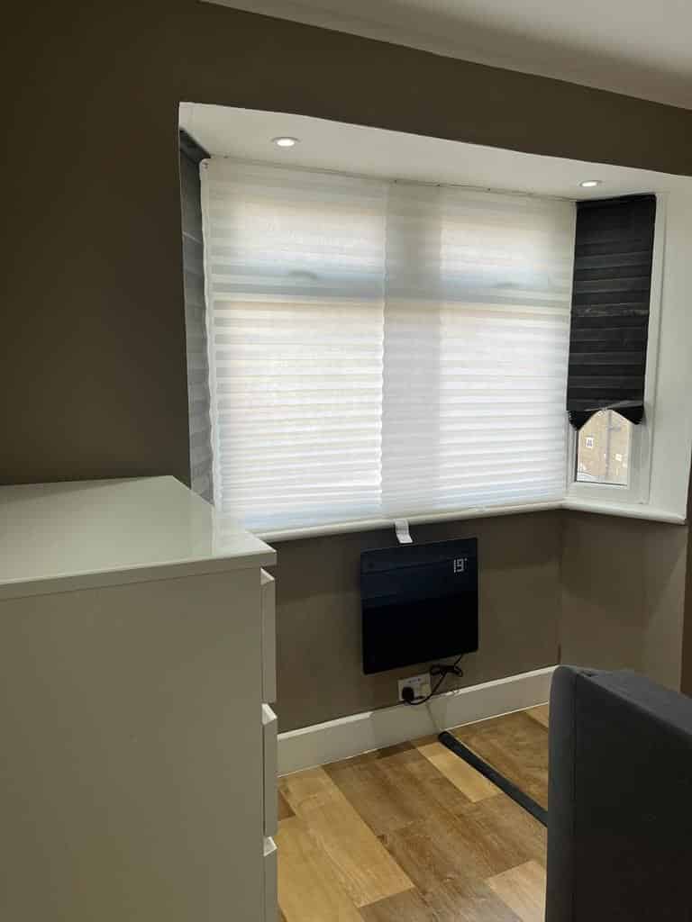 Old Oak Common Lane W3, London - London, England, United Kingdom - Studio Flat  1 - Amenities