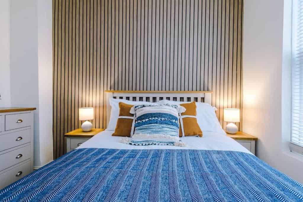 Common Area?w=400&h=260&fit=crop&q=40&auto=format&trim=auto