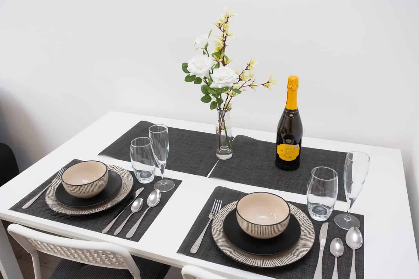 Common Area?w=400&h=260&fit=crop&q=40&auto=format&trim=auto