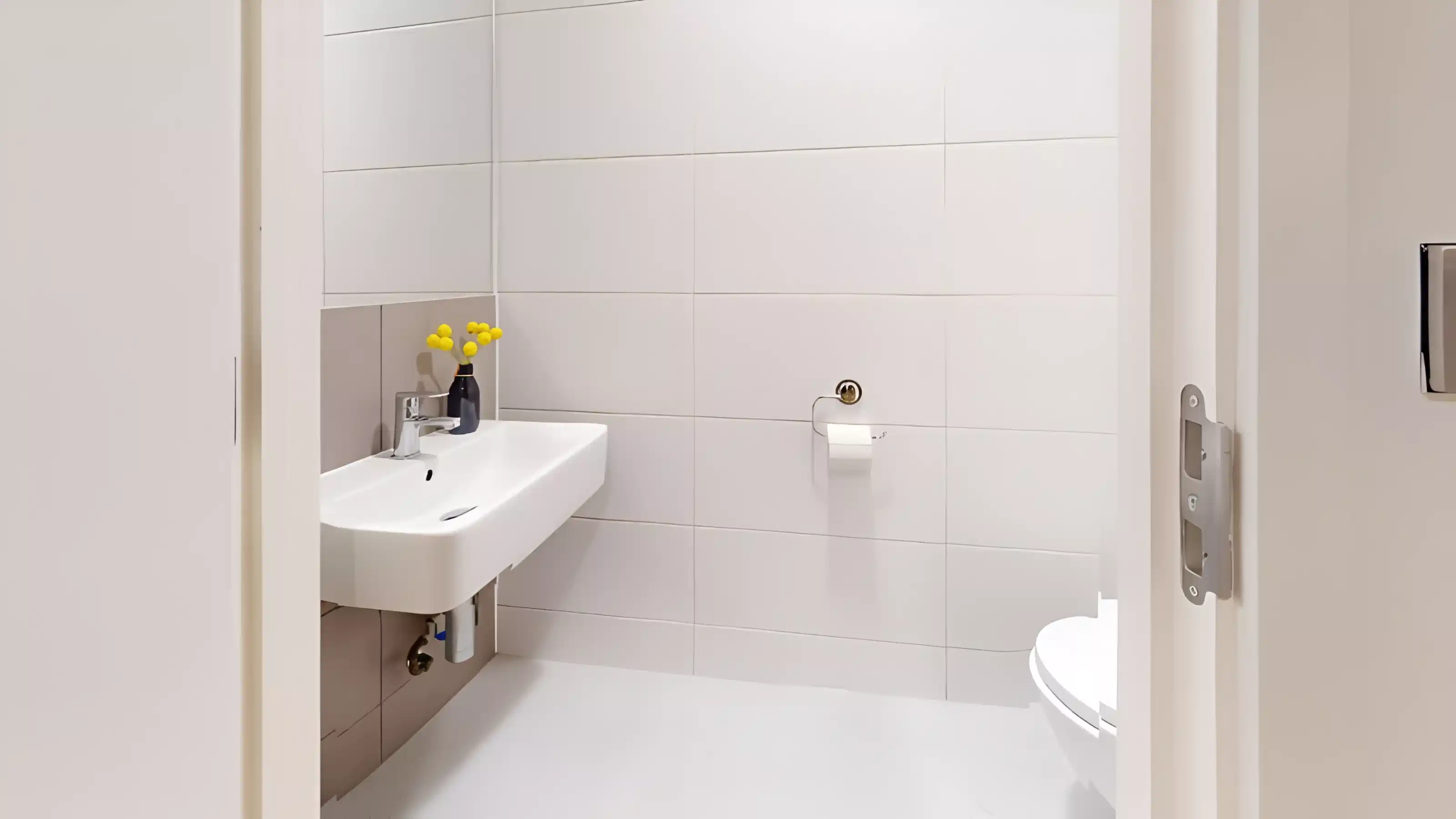 Common Area?w=400&h=260&fit=crop&q=40&auto=format&trim=auto