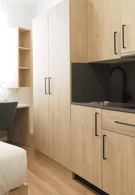 Amenities?w=400&h=260&fit=crop&q=40&auto=format&trim=auto