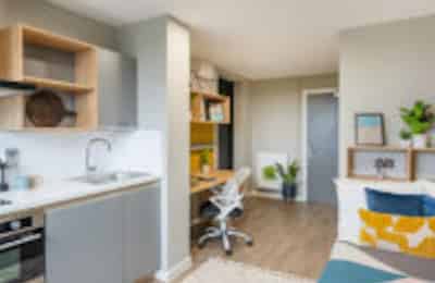 Common Area?w=400&h=260&fit=crop&q=40&auto=format&trim=auto