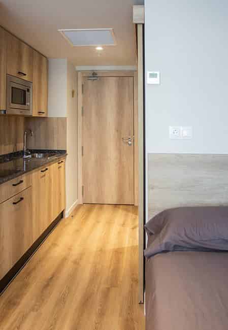 Common Area?w=400&h=260&fit=crop&q=40&auto=format&trim=auto