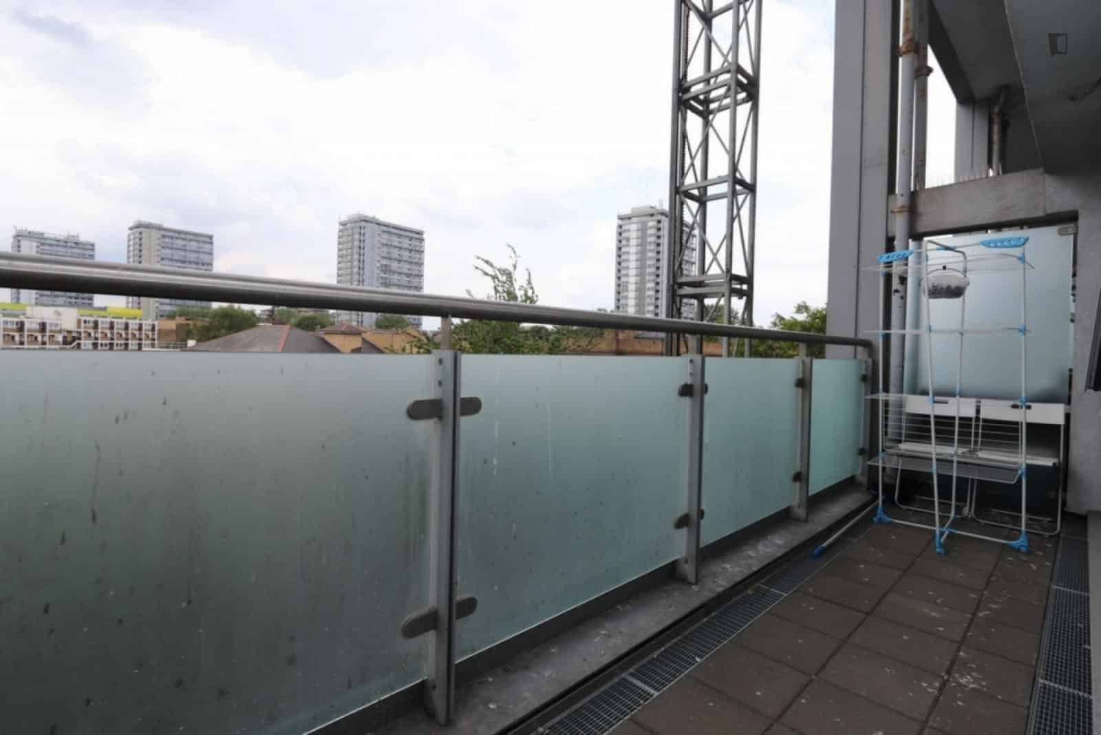 Room in a 3 Bedroom Apartment, Bourne Ter, London W2 5TG - London, England, United Kingdom - Common Area