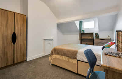 2 Winstanley Terrace - LS6 1DS, Leeds - Leeds, England, United Kingdom - 8 Bedroom 3 Bathroom - Bedroom