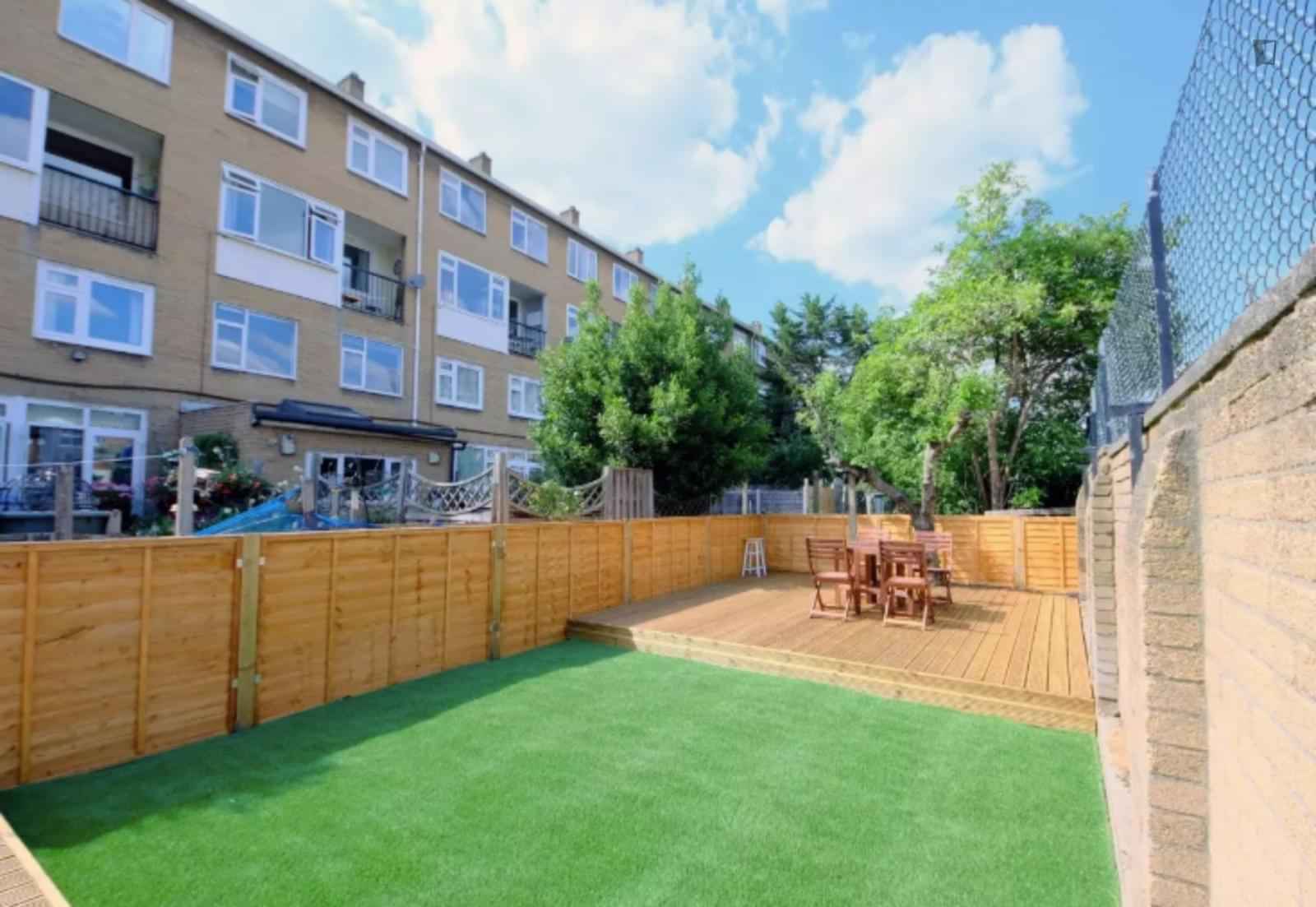 Double bedroom near Barrack Field, London - London, England, United Kingdom - Exterior