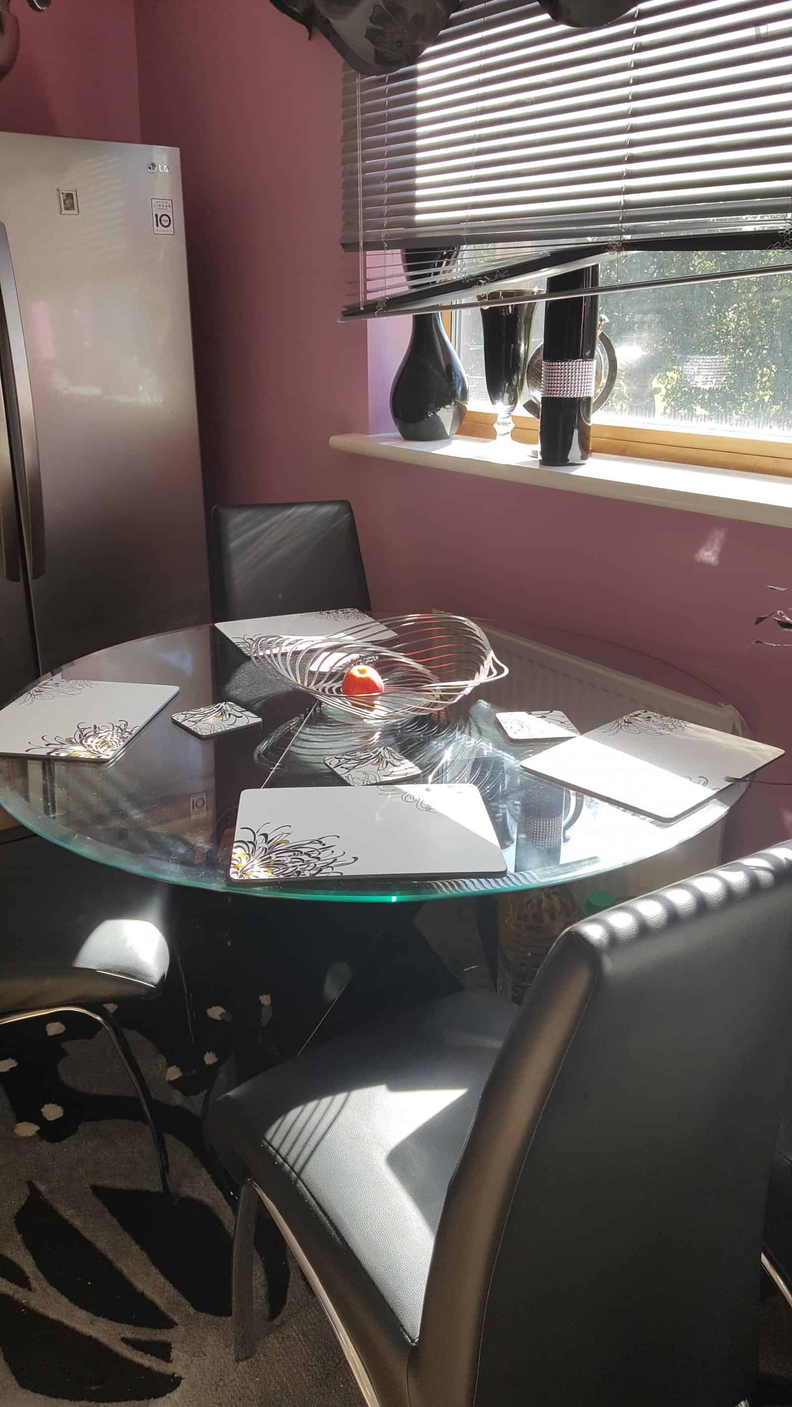 Room in a 3 Bedroom Apartment, Park Row, London, SE10 9LS - London, England, United Kingdom - Amenities