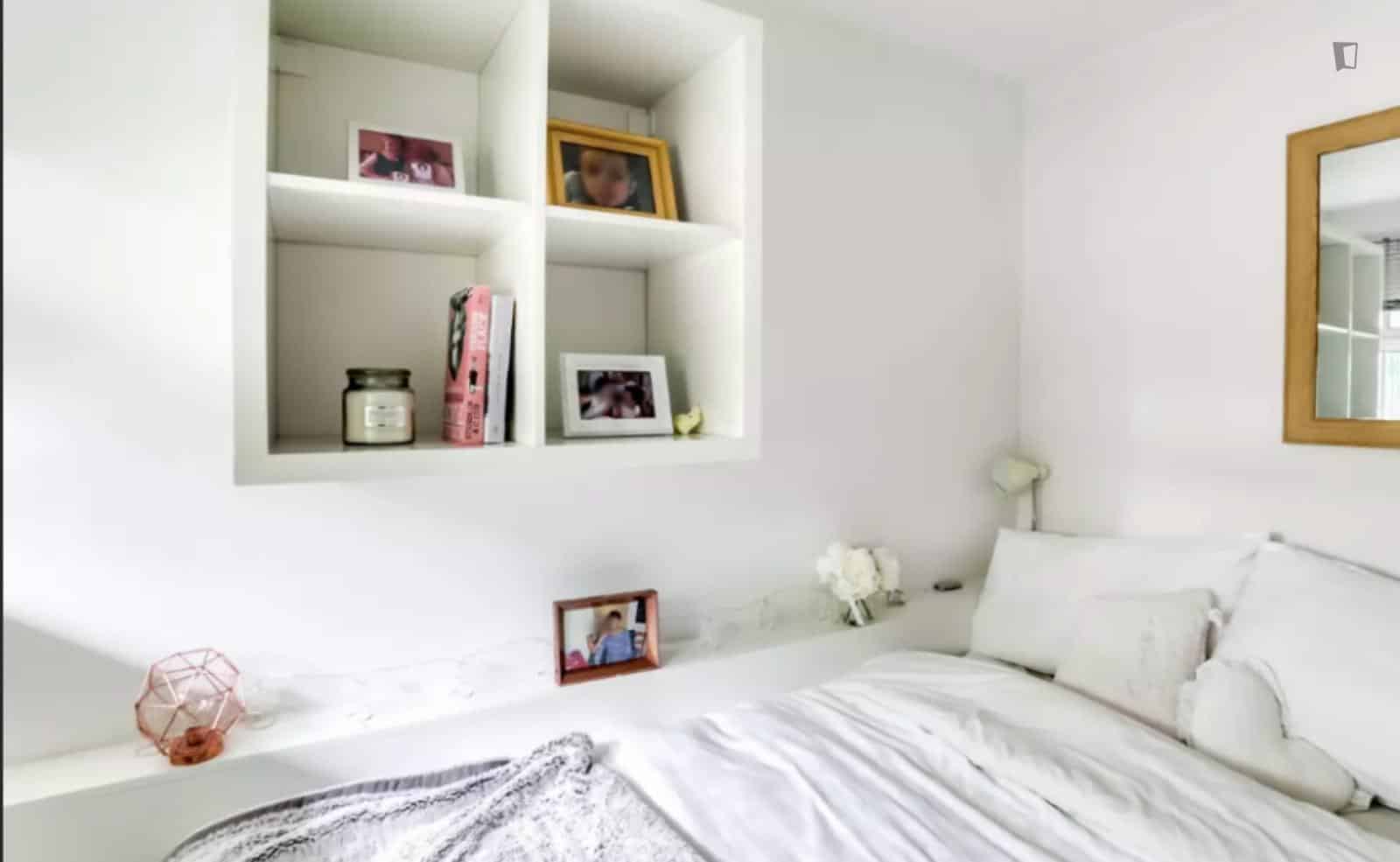 Common Area?w=400&h=260&fit=crop&q=40&auto=format&trim=auto