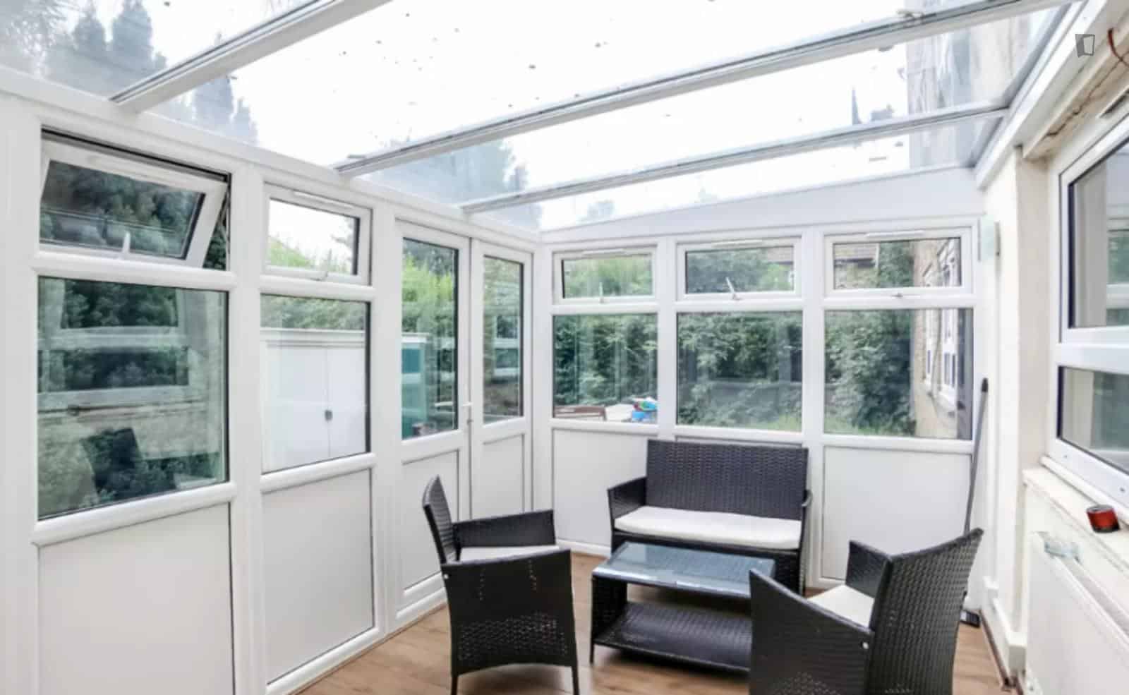 4 Bedroom 1 Bathroom Apartment - Kitchen?w=400&h=260&fit=crop&q=40&auto=format&trim=auto