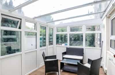 4 Bedroom 1 Bathroom Apartment - Kitchen?w=400&h=260&fit=crop&q=40&auto=format&trim=auto
